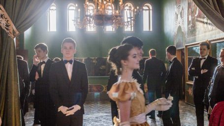 Вальсируем: весенний бал эконома