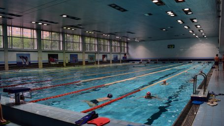 С вышки в бассейн