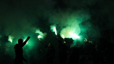 Один за всех, и все за футбол