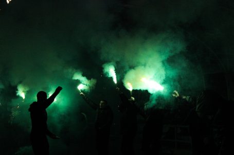 Один за всех, и все за футбол