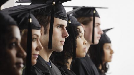 Прекрасное недалеко: Стипендии