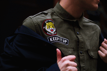 Крупным планом: Нашивки и Значки