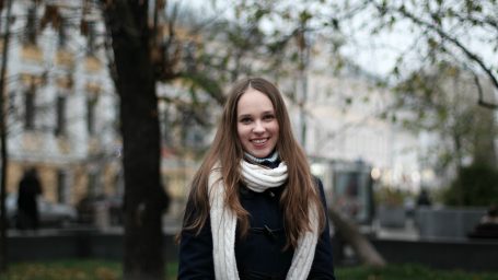 Поступать нельзя отдыхать