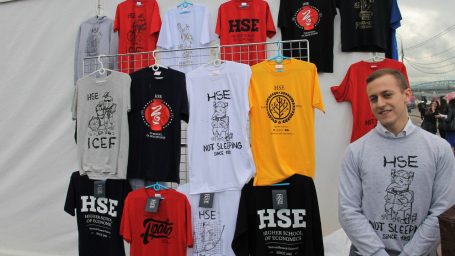 Sorry babe, я больше не продаю футболки