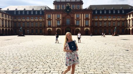 Получу диплом и перееду за границу