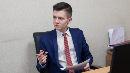 Выпускники на госслужбе