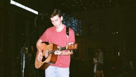 Звуки улиц: истории уличных музыкантов