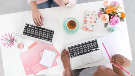 Кто владеет информацией — тот продает ее