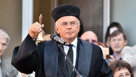 «У нас была публичная порка»: как ректор СПбГУП воспитывает студентов