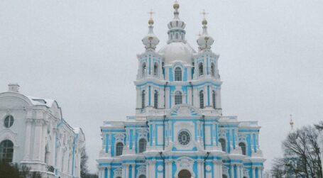 «Удивительный опыт житья на опальном факультете». Смольный: от постройки до разрушения